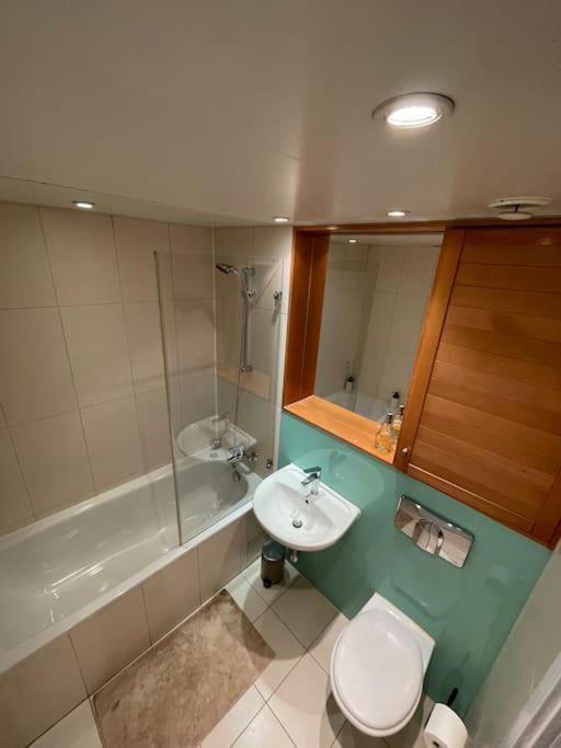Апартаменты Fabulous Leeds Center Urban Loft Лидс