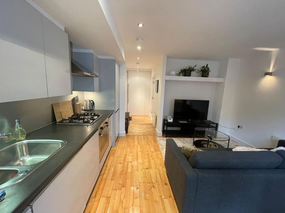 Апартаменты Fabulous Leeds Center Urban Loft Лидс